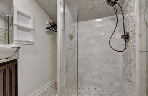 King William Apartment | Adams Couple Getaway #2