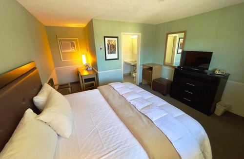 Sault Ste. Marie Hotel | Adams Motel