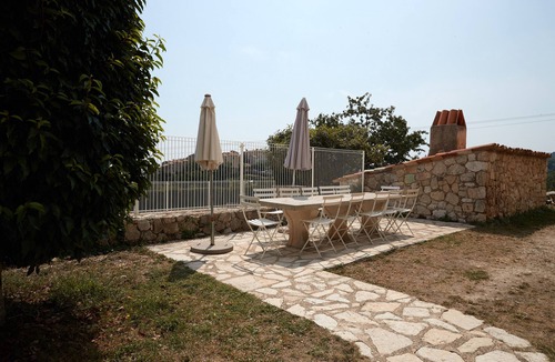 Gourdon Apartment | Adapted gîte for disabled people in a sheepfold