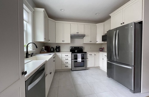 Storm Lake House | Ada’s Guesthouse- historic home close to lake, shopping, parks, trails, BVU