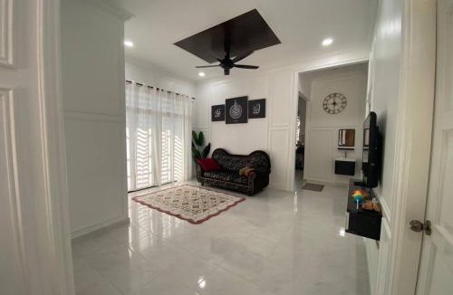 Kampung Semut Api House | ADDA Guest House