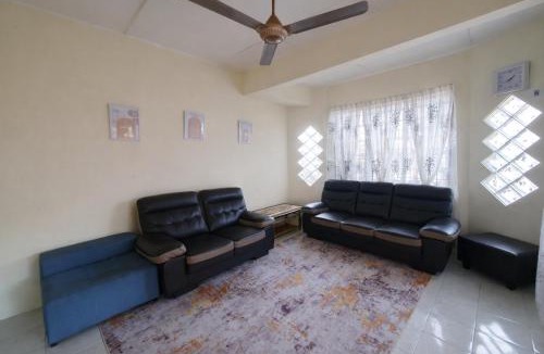 Kuantan House | Adeeba Homestay