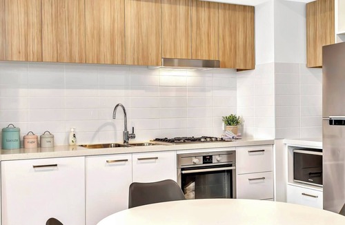 Adelaide Central Business District Apartment | Adelaide Azure Scenic CBD Haven with Infinity Pool