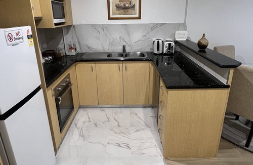 Adelaide Central Business District Apartment | ADELAIDE CENTRAL APARTMENT - 3BR, 2BATH & CARPARK