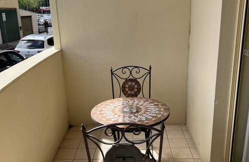 Adelaide Central Business District Apartment | ADELAIDE CENTRAL APARTMENT - 3BR, 2BATH & CARPARK