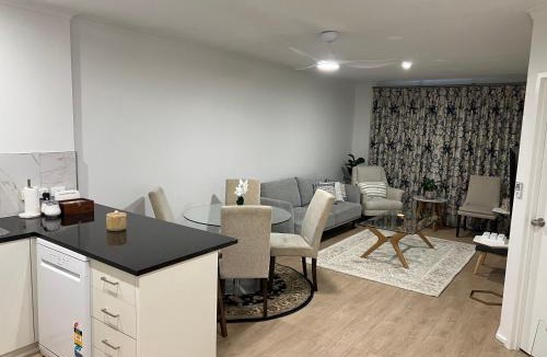 Adelaide Central Business District Apartment | ADELAIDE CENTRAL APARTMENT - 3BR, 2BATH & CARPARK