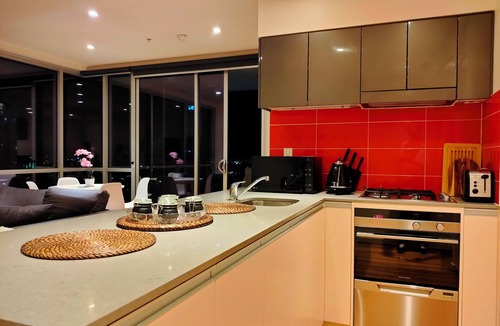 Adelaide Central Business District Apartment | Adelaide Central Skyline Panoramic Suite