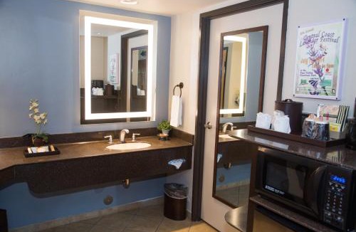 Paso Robles Hotel | Adelaide Inn