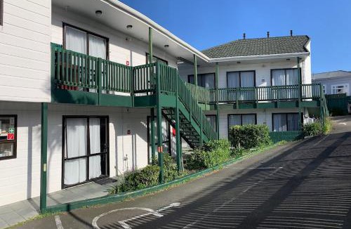 Newtown Hotel | Adelaide Motel