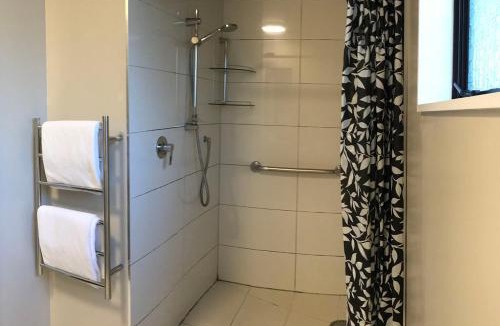 Newtown Hotel | Adelaide Motel