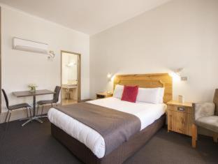 Adelaide Central Business District Hotel | Adelaide Paringa