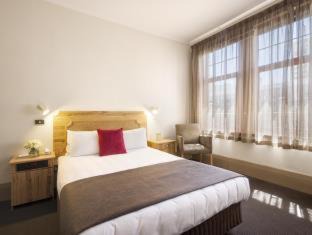 Adelaide Central Business District Hotel | Adelaide Paringa