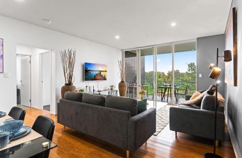 Adelaide Central Business District Apartment | Adelaide Parkside Escape 2BR Gym Parking