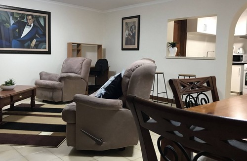 Para Vista House | Adelaide - The Comfortable Home