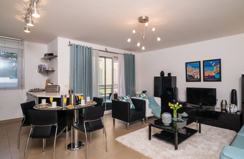 Thiers Apartment | Adele - Elegant with modern styling VRBO