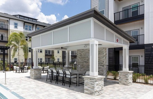 Bay Lake Apartment | Adeline Apartments 15m to Parks, Pet Friendly, Free Parking by Heavenly Homes