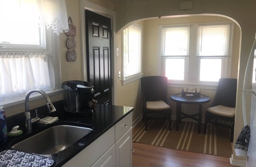 Walla Walla Cottage | Adelines Cottage Near Whitman College and Pioneer Park and WiFi and internet