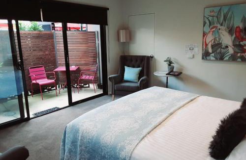 Echuca Apartment | Adelphi Apartment 2- Poolside or Apartment 2A- King Studio