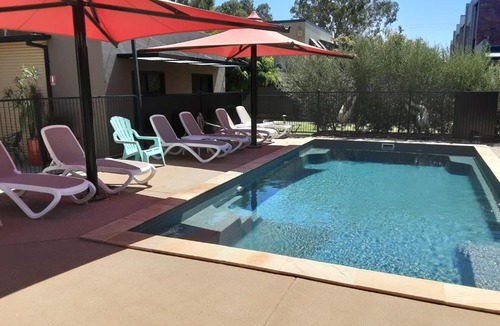 Echuca Apartment | Adelphi Apartment 2- Poolside or Apartment 2A- King Studio