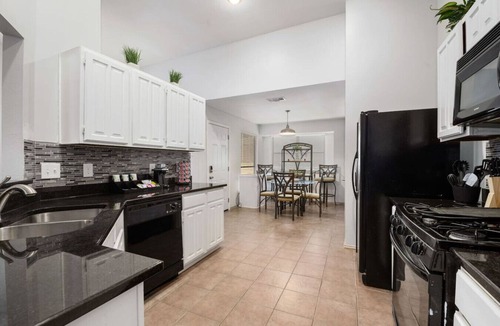 Buckner Terrace - Everglade Park House | Adequate 3 BR 2 Bath Home