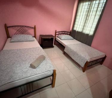 Bota House | Adila Homestay