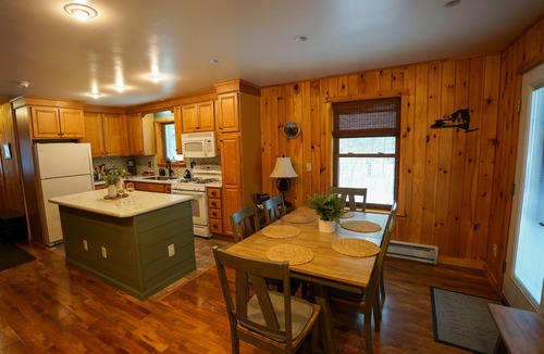 Jay House | Adirondack cabin near Lake Placid & High Peaks: 7 person hot tub and skiing