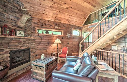 Glenfield House | Adirondack Cabin on Peaceful Lake Near Glenfield!