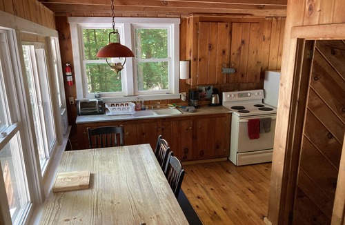Edinburg Cottage | Adirondack Cottage w/Sandy Beach Access