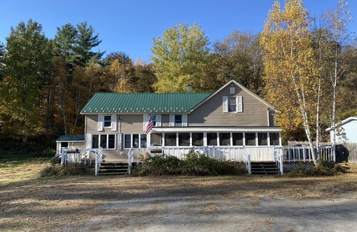 Port Kent House | Adirondack family Lakehouse 5 min driving from Ausable chasm.