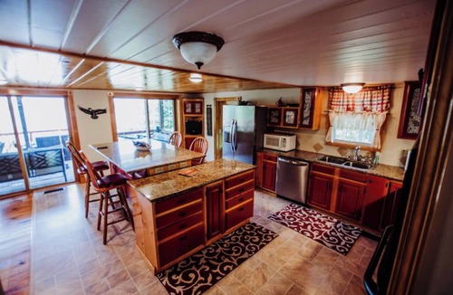 Cold Brook Cabin | Adirondack Lakeside Lodging with Beach Access & Panoramic Lakeview