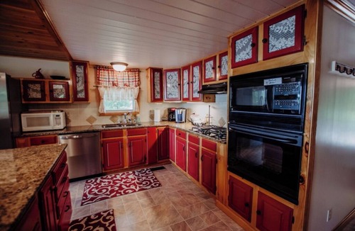 Cold Brook Cabin | Adirondack Lakeside Lodging with Beach Access & Panoramic Lakeview