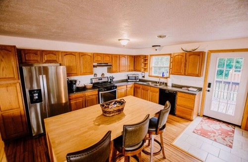 Cold Brook Cabin | Adirondack Lodging with Beach Access & Panoramic Lakeviews