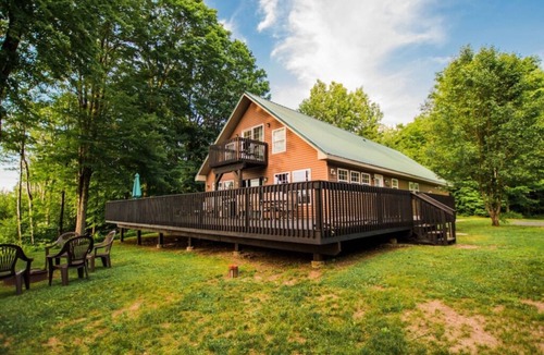 Cold Brook Cabin | Adirondack Lodging with Beach Access & Panoramic Lakeviews