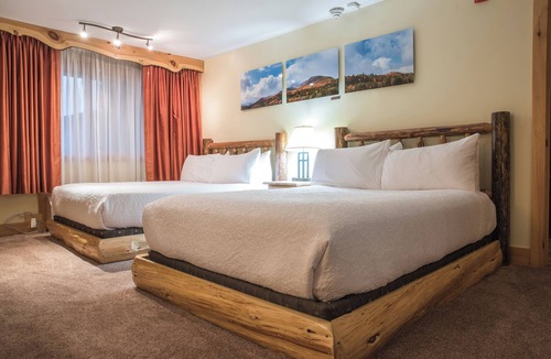 Wilmington Hotel | Adirondack Spruce Lodge