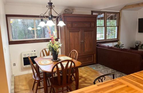 Arietta House | Adirondack Trailside Cabin