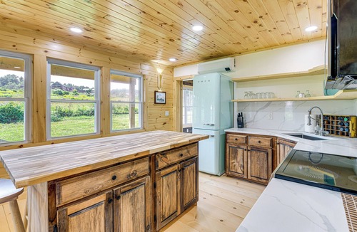 Port Henry Cottage | Adirondacks Cottage w/Countryside Views!