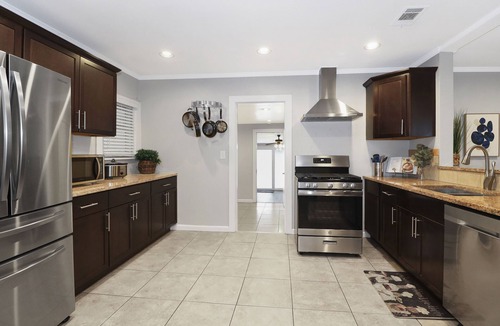 Fort Worth House | Adjacent to park and 5 min walk to the boat dock!