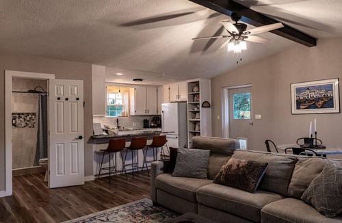 Rockdale House | Adjoining Suites|Country Deluxe Suite&Luxe Studio