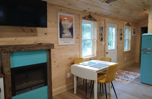 Malone Cottage | ADK Getaway "The Beech House" 1 Bedroom Cottage 1 mile from Adirondack Park