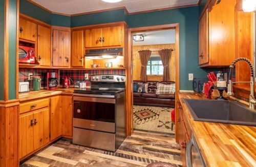 Broadalbin Cabin | ADK Hideaway