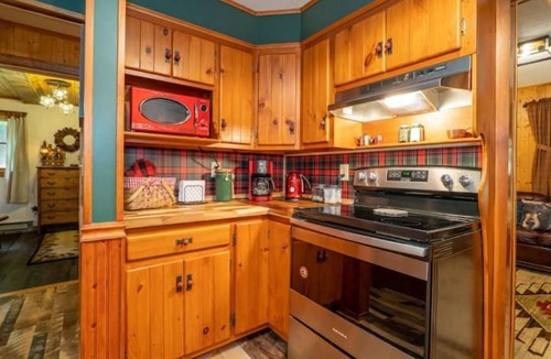 Broadalbin Cabin | ADK Hideaway