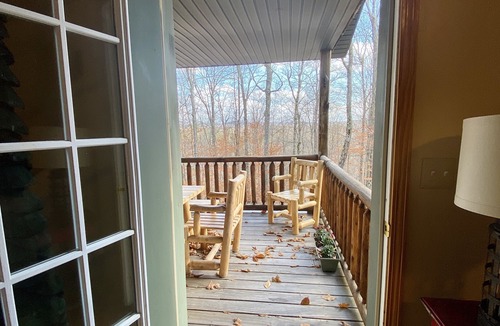 Town of Webb House | ADK Lake House Vacation, Cozy 5 Bedroom & 2 Bath