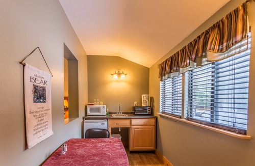 Upper Jay Hotel | ADK Trail Inn