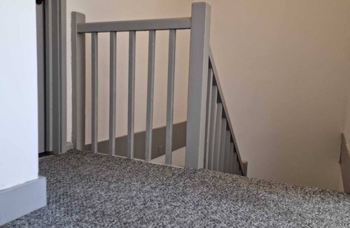 Basildon House | Admirable 5 Bedroom House with Parking