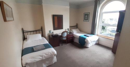 Bridgwater House | Admiral Blake Guesthouse