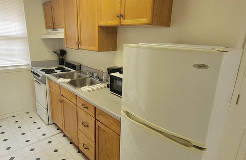 West Tawakoni Cabin | Admirals Cabin - Cozy cabin with a waterfront view.