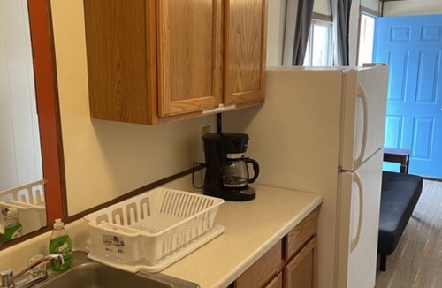 Lonergan Resort | Admiral’s Cove Resort - Family Suite 17