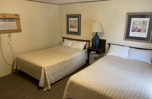 Lonergan Resort | Admiral’s Cove Resort - Family Suite 12
