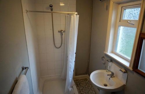 Bloxwich Hotel | Adnans Hotel