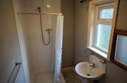 Bloxwich Hotel | Adnans Hotel